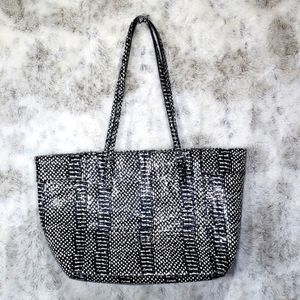 Guess Shoulder Bag Purse Metallic Sheen Snake Animal Print Black & White